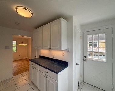 11 Meadowbrook Ave - Photo Thumbnail 11