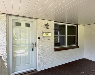 11 Meadowbrook Ave - Photo Thumbnail 3