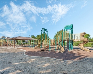 6335 Blushing Willow Street - Photo Thumbnail 30