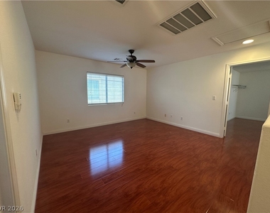 9761 Plane Tree Court - Photo Thumbnail 11