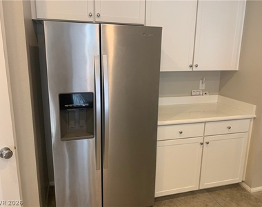 9284 Valley Betica Avenue - Photo Thumbnail 10