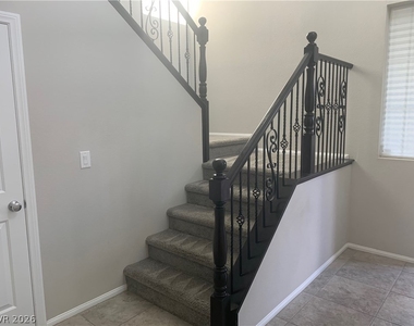 9284 Valley Betica Avenue - Photo Thumbnail 17