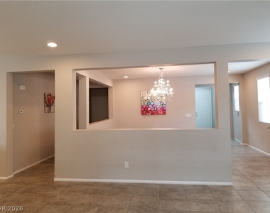 9284 Valley Betica Avenue - Photo Thumbnail 13