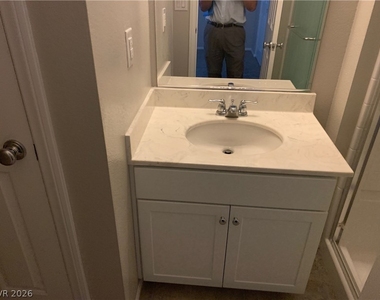 9284 Valley Betica Avenue - Photo Thumbnail 30