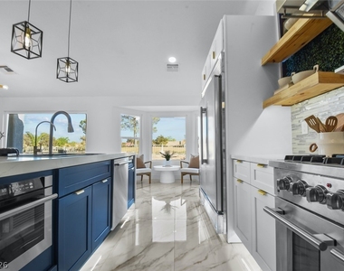 2652 Golfside Drive - Photo Thumbnail 4