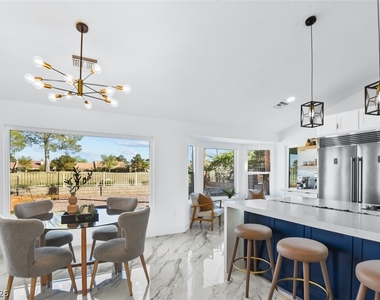 2652 Golfside Drive - Photo Thumbnail 7