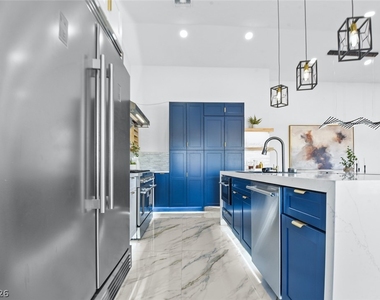 2652 Golfside Drive - Photo Thumbnail 3
