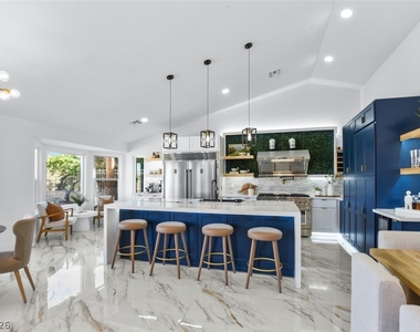 2652 Golfside Drive - Photo Thumbnail 1