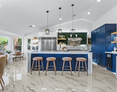2652 Golfside Drive - Photo Thumbnail 6