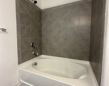 7869 Tyrell Peaks Street - Photo Thumbnail 20