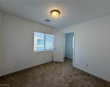 7869 Tyrell Peaks Street - Photo Thumbnail 12