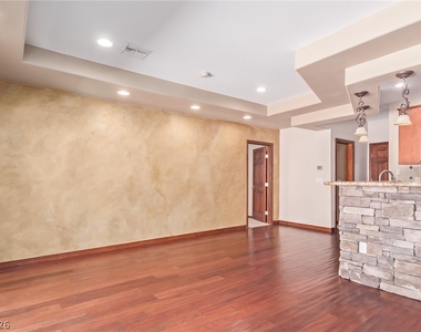 1008 Trophy Hills Drive - Photo Thumbnail 32