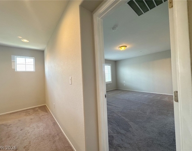 6132 Scarlet Leaf Street - Photo Thumbnail 19