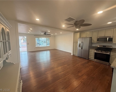 1502 Christina Drive - Photo Thumbnail 4