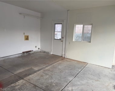 1502 Christina Drive - Photo Thumbnail 6