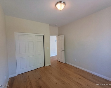 311 Tayman Park Avenue - Photo Thumbnail 7
