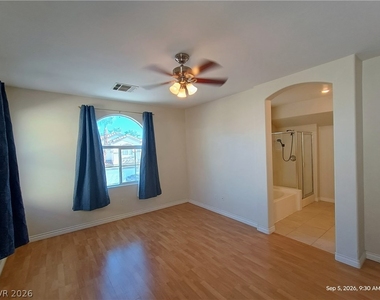 311 Tayman Park Avenue - Photo Thumbnail 11