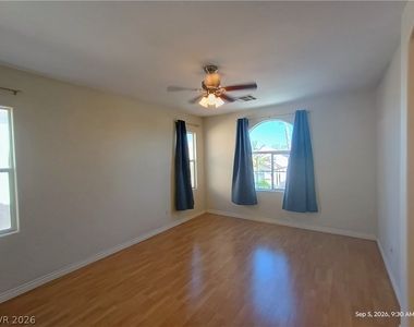 311 Tayman Park Avenue - Photo Thumbnail 10