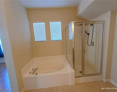 311 Tayman Park Avenue - Photo Thumbnail 13