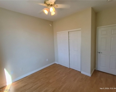 311 Tayman Park Avenue - Photo Thumbnail 15