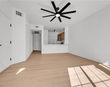 7119 S Durango Drive - Photo Thumbnail 8