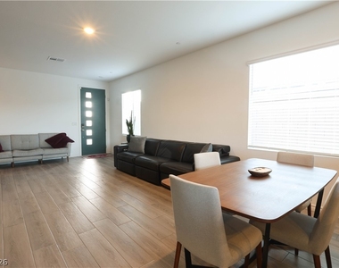 294 Bridge Canyon Street - Photo Thumbnail 8