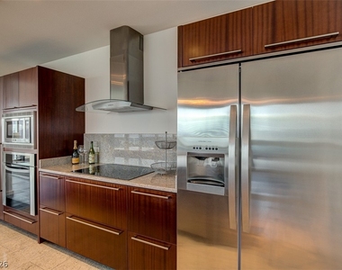 4471 Dean Martin Drive - Photo Thumbnail 5