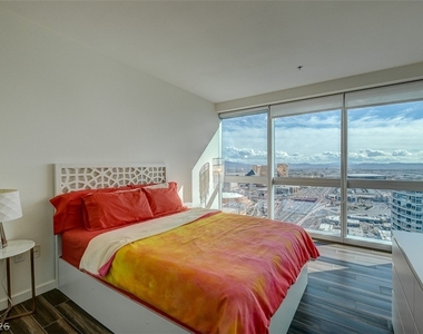 4471 Dean Martin Drive - Photo Thumbnail 17