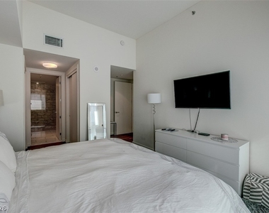 4471 Dean Martin Drive - Photo Thumbnail 24