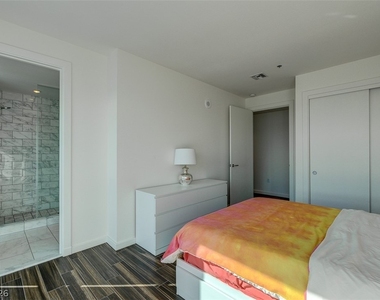 4471 Dean Martin Drive - Photo Thumbnail 18