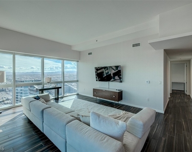 4471 Dean Martin Drive - Photo Thumbnail 15
