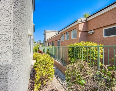 10537 Redwood Ash Avenue - Photo Thumbnail 23