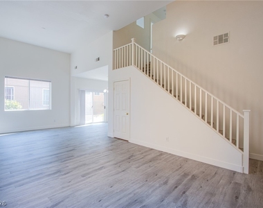 10537 Redwood Ash Avenue - Photo Thumbnail 3