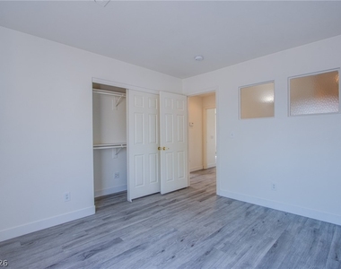 10537 Redwood Ash Avenue - Photo Thumbnail 18