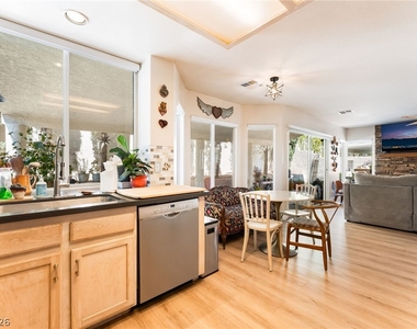 2421 Ivy Garden Court - Photo Thumbnail 21