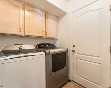 2421 Ivy Garden Court - Photo Thumbnail 23