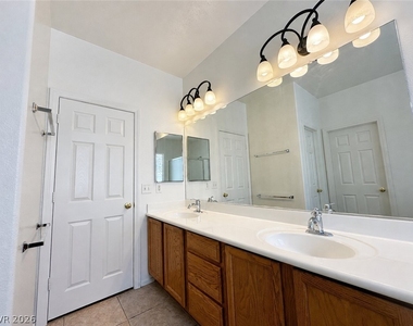 10912 Golden Birch Place - Photo Thumbnail 11