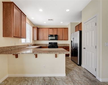 5548 Ayers Cliff Street - Photo Thumbnail 17