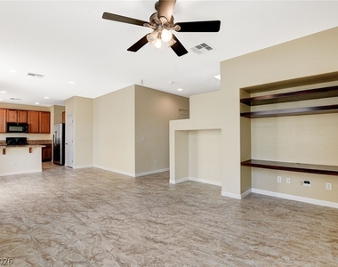 5548 Ayers Cliff Street - Photo Thumbnail 11