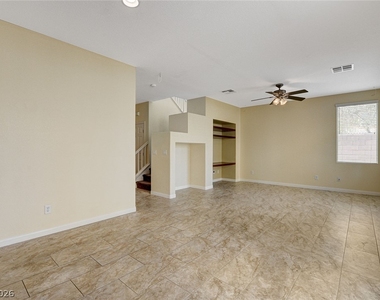5548 Ayers Cliff Street - Photo Thumbnail 15