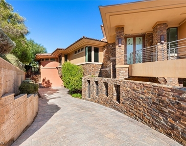 2 Castle Oaks Court - Photo Thumbnail 2