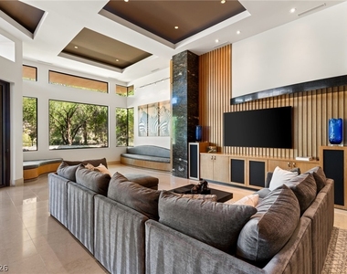 2 Castle Oaks Court - Photo Thumbnail 9