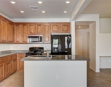 8148 Sandy Slope Court - Photo Thumbnail 16