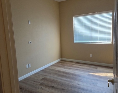 7757 Foredawn Drive - Photo Thumbnail 24