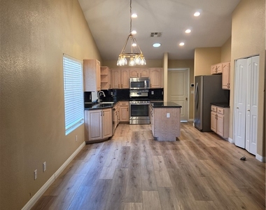 7757 Foredawn Drive - Photo Thumbnail 8