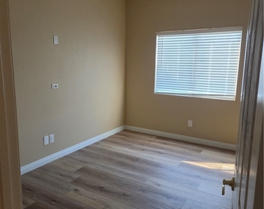 7757 Foredawn Drive - Photo Thumbnail 23
