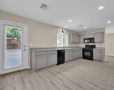 11204 Rose Reflet Place - Photo Thumbnail 9