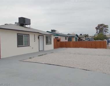532 N 9th Street - Photo Thumbnail 1