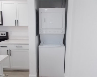 532 N 9th Street - Photo Thumbnail 4
