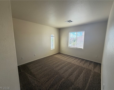 2307 Summer Home Street - Photo Thumbnail 10